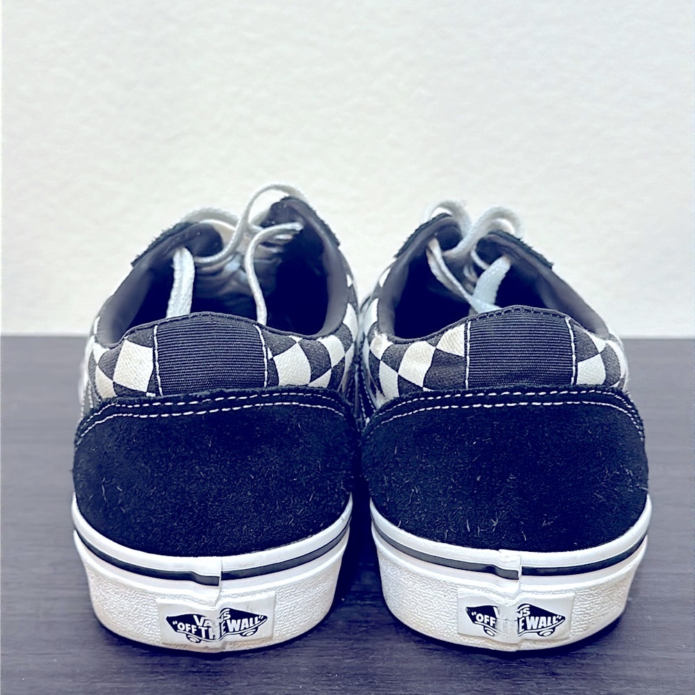 Vans - Picture 3 of 6